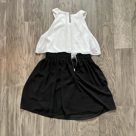 White and Black Dress - Picture 2 of 2